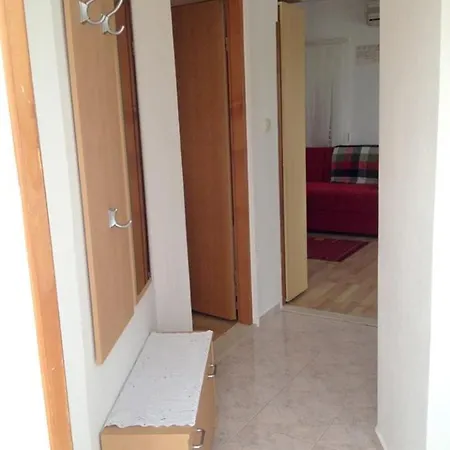 Lea Apartment *